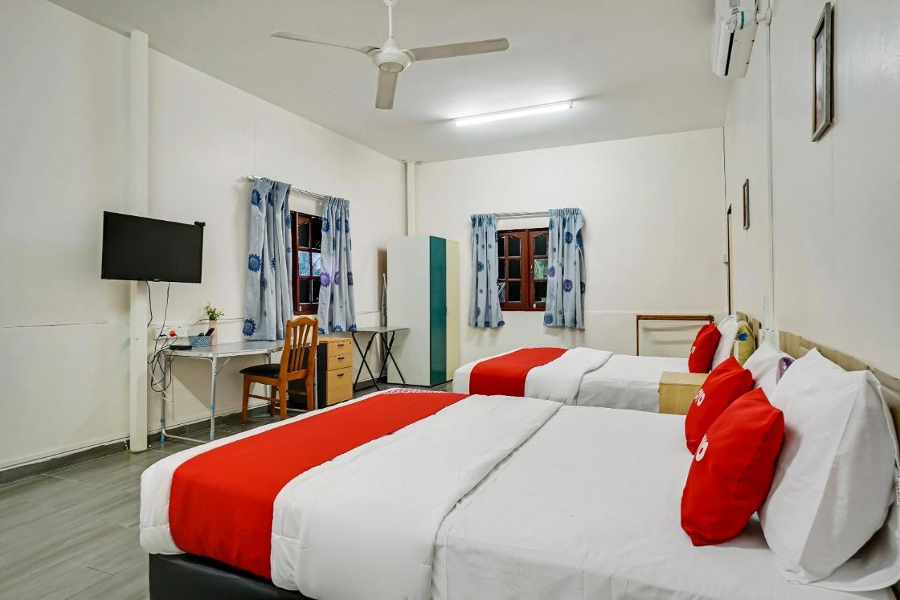 Oyo 90462 Padang Besar Green Inn Экстерьер фото